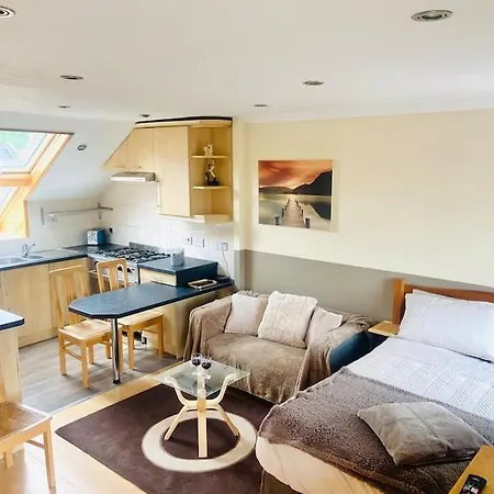 Quaint Studio Flat In Harrow Harrow on the Hill Exterior photo