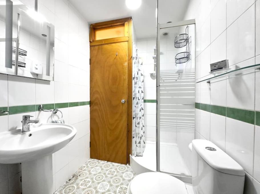 Quaint Flat In Harrow *